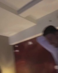 那时还是瘦琦琦😍艾顿和东契奇2018年在后台一同准备选秀大会