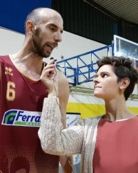 必赢体育官网-体坛第一舔狗？痴情意大利前国手被女网友骗了15年