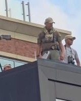 安保措施拉满！皇马vs萨尔茨堡赛中，有狙击手在球场屋顶执行任务