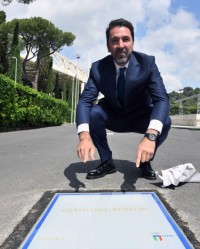 必赢官网-布冯进入意大利星光大道，成第11位获得该荣誉的足球运动员